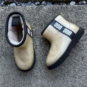 UGG Classic Clear Mini Boots  Size 12